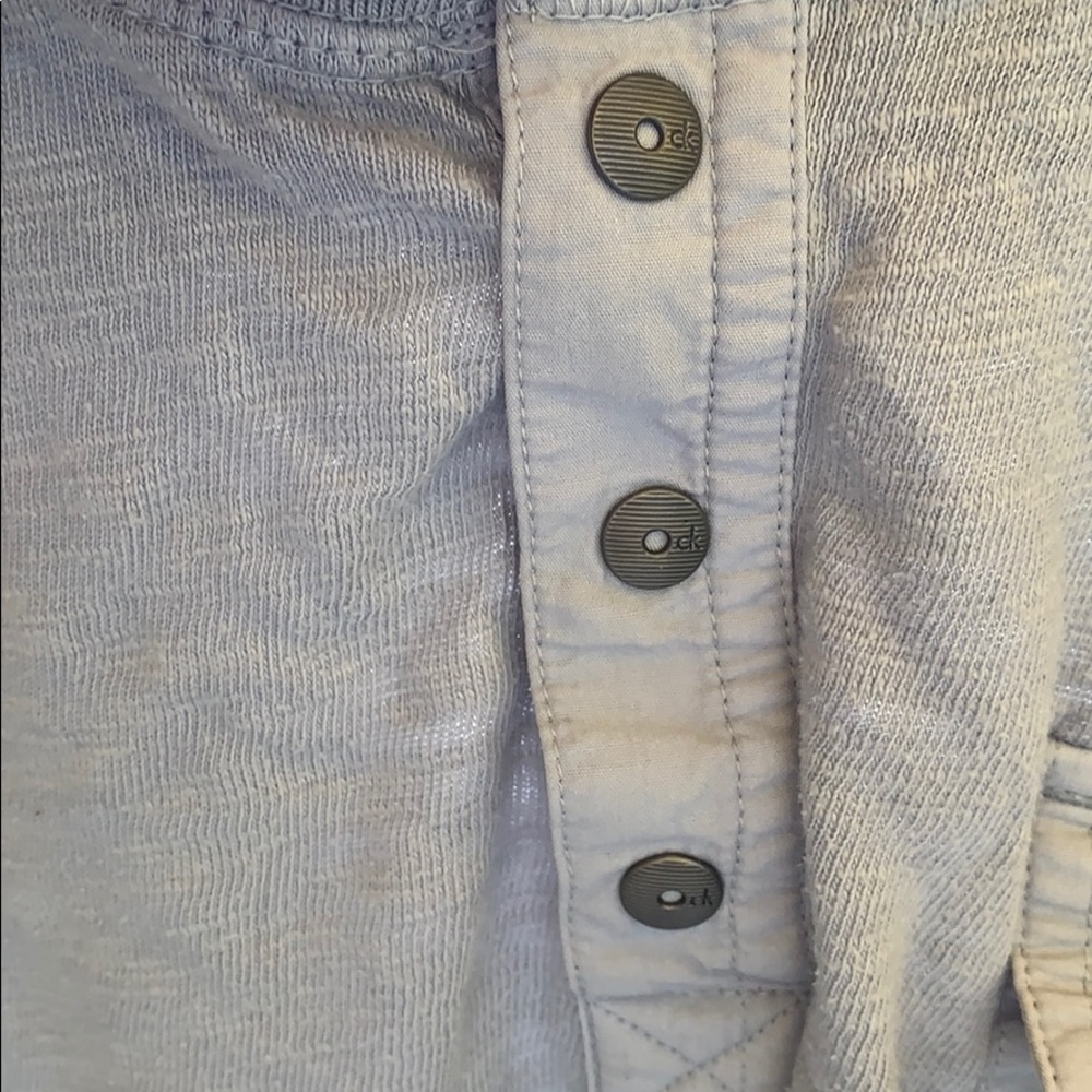 Shirt - Picture 3 of 4